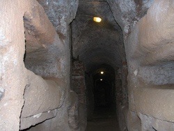 Un esempio di catacombe